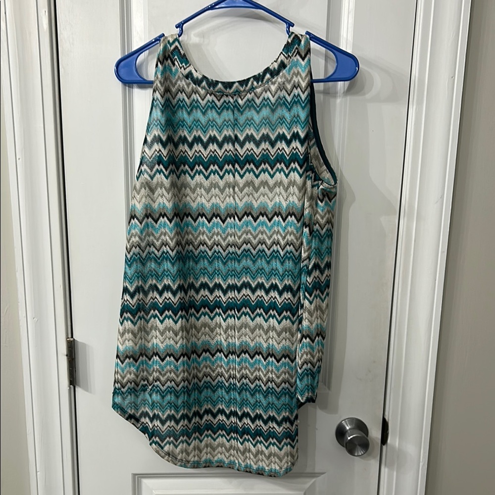 New Directions Green and White Graphic Sleeveless Tank Top - Picture 2 of 5